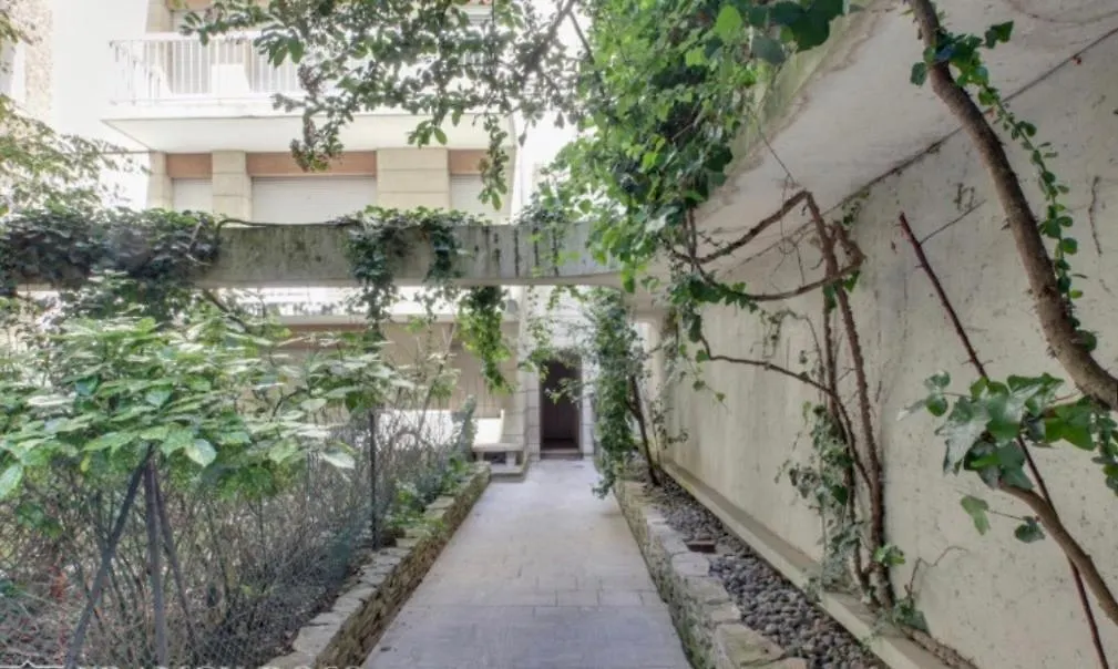 Apartment Another Attractive Flat Near By St-germain, St-placide *