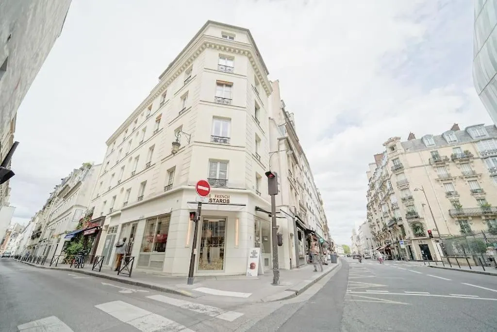 Another Attractive Flat Near By St-germain, St-placide